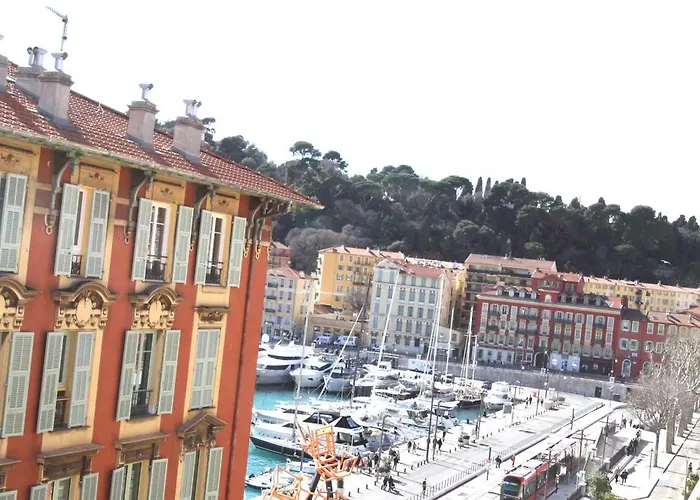 Le Port نيس